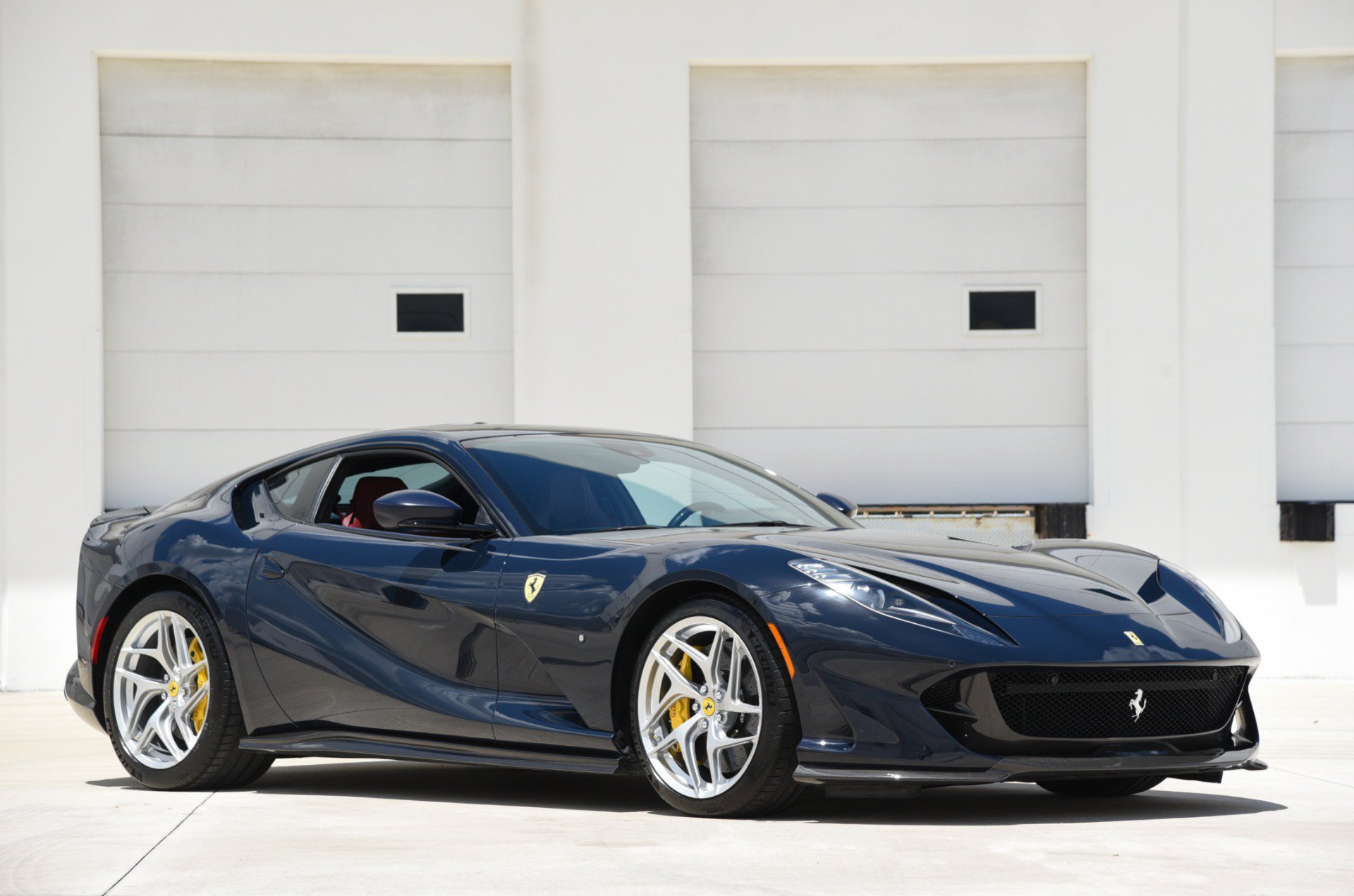 Used 2020 Ferrari 812 Superfast RWD image 2