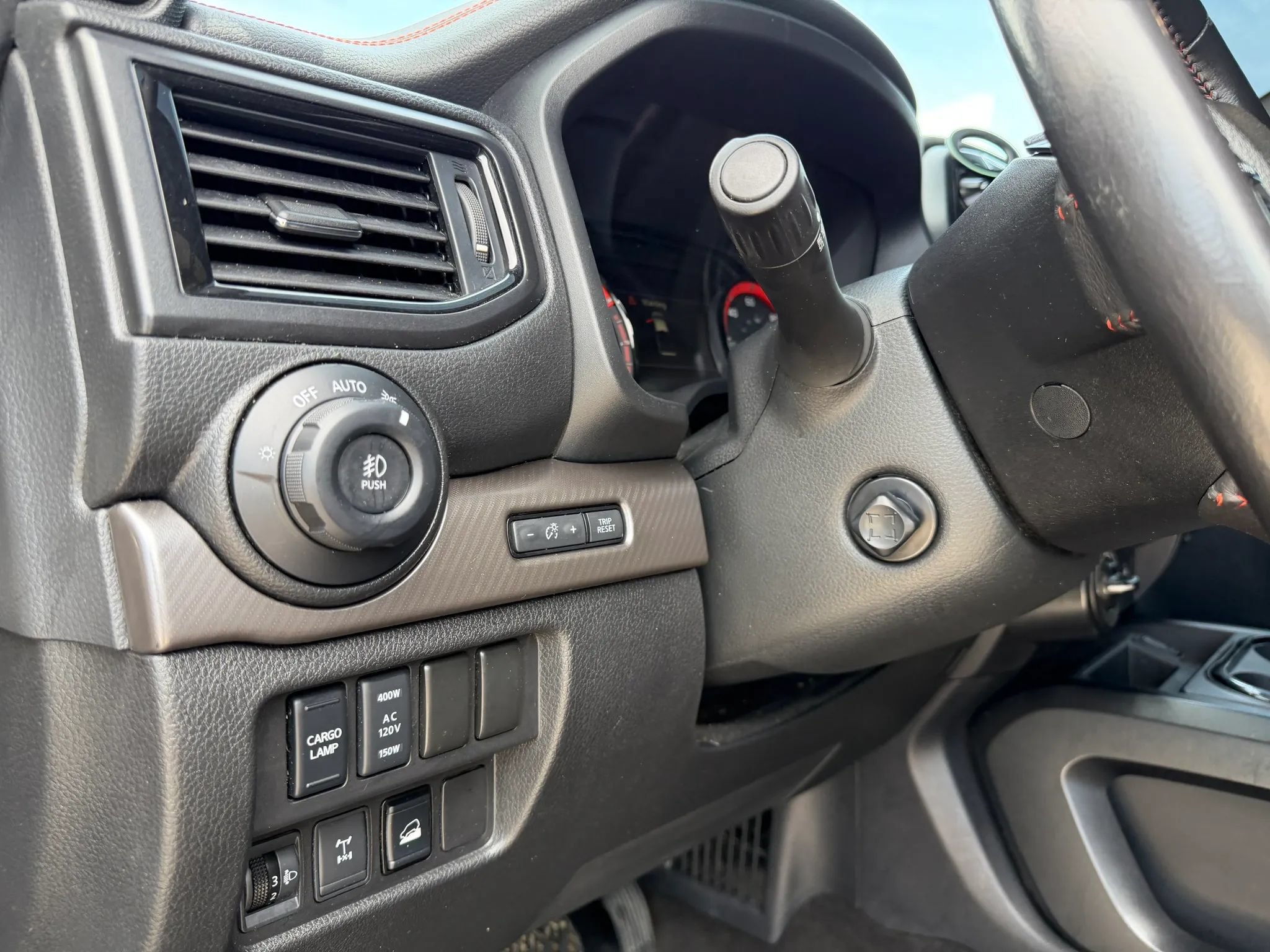Used 2020 Nissan Titan PRO-4X w/ Pro-4x Convenience Package AWD/4WD image 21