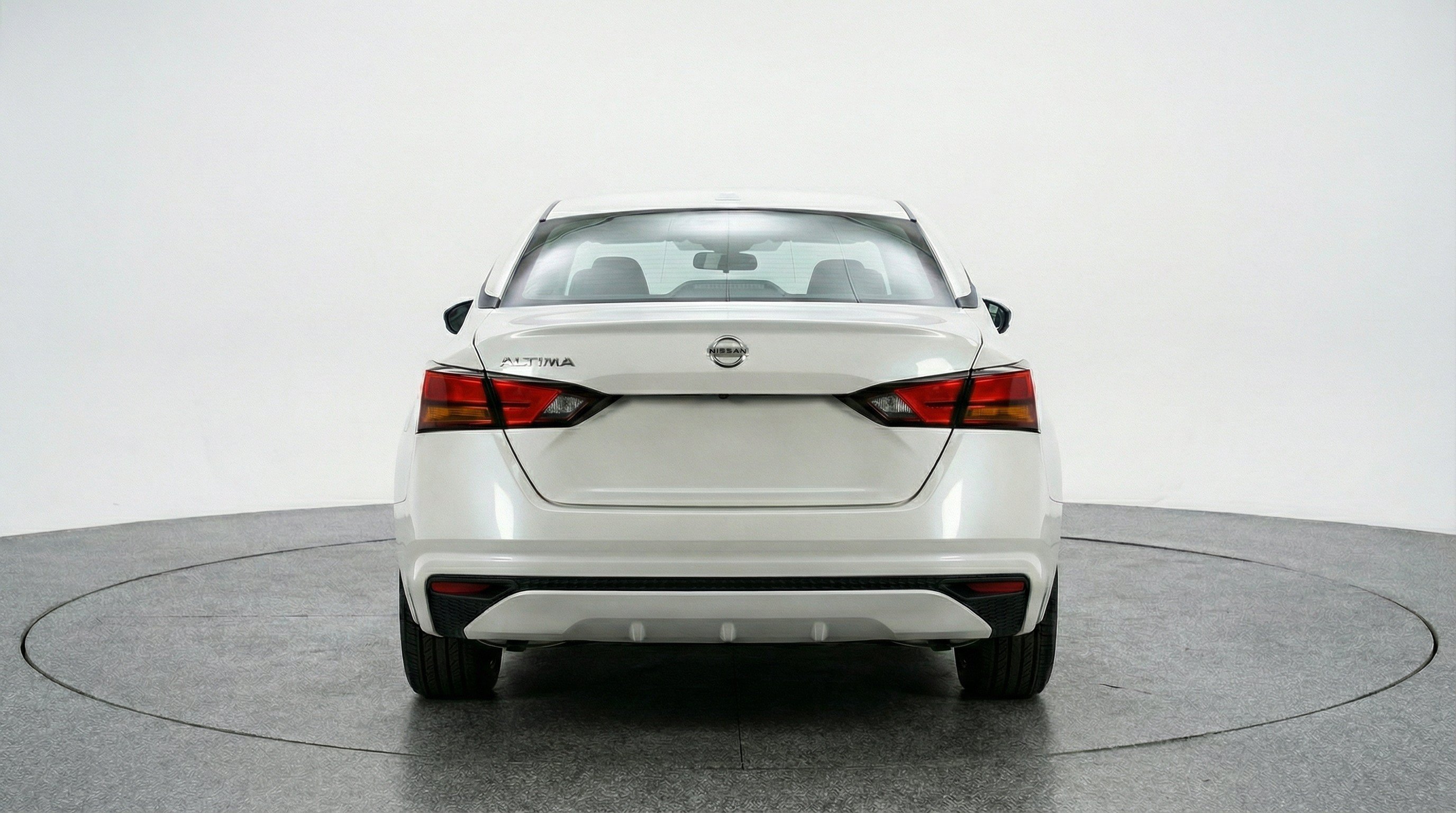 Used 2025 Nissan Altima 2.5 SV FWD image 7