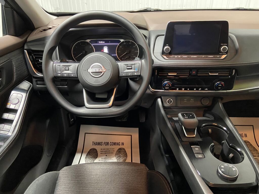 Used 2022 Nissan Rogue SV image 8