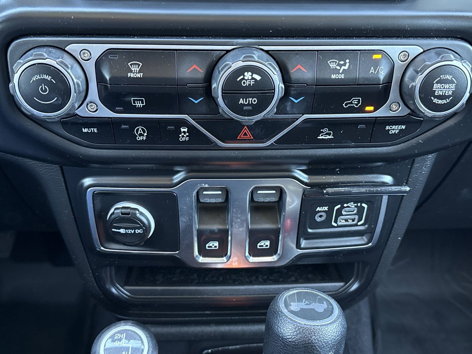 Used 2021 Jeep Wrangler Islander image 22