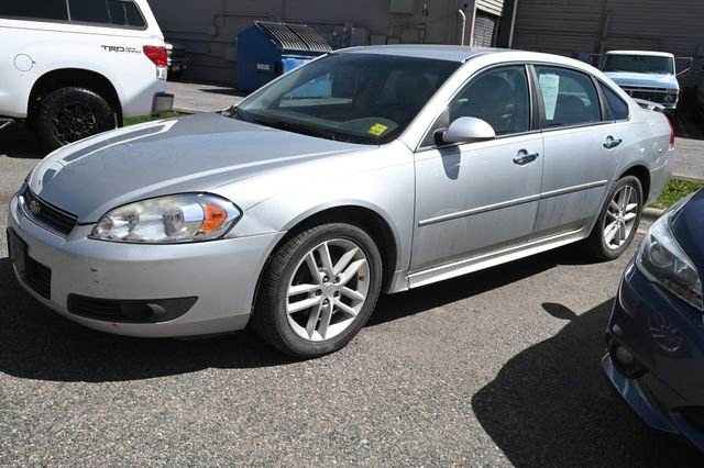Used 2010 Chevrolet Impala LTZ FWD image 2