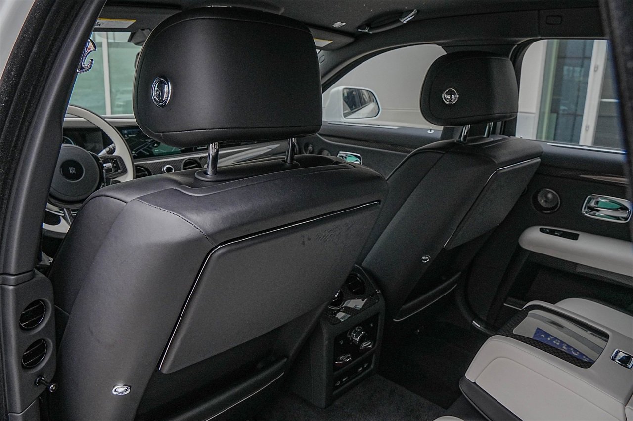 New 2025 Rolls-Royce Ghost Black Badge image 40