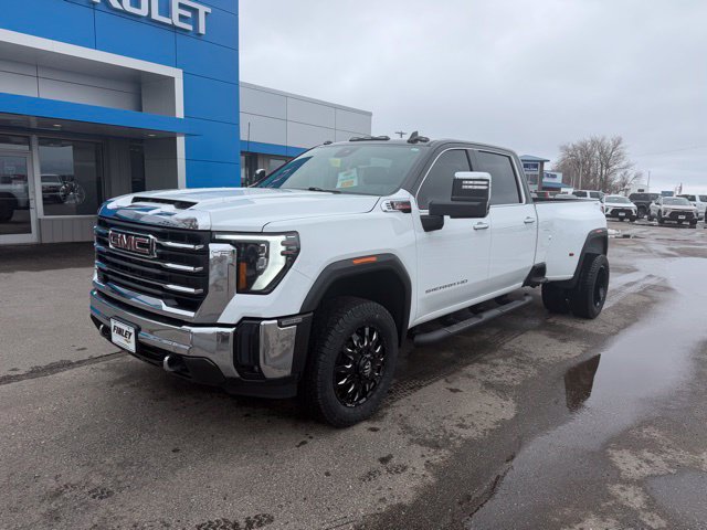 Used 2024 GMC Sierra 3500 SLT AWD/4WD image 2