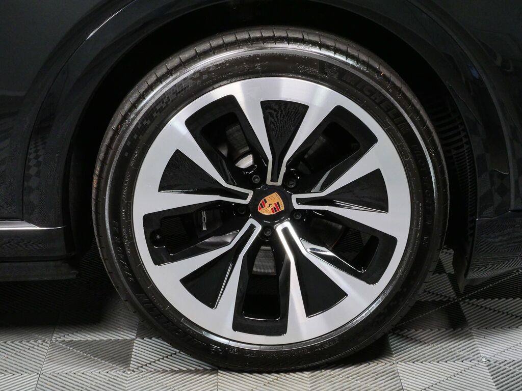 New 2026 Porsche Cayenne Electric AWD/4WD image 39