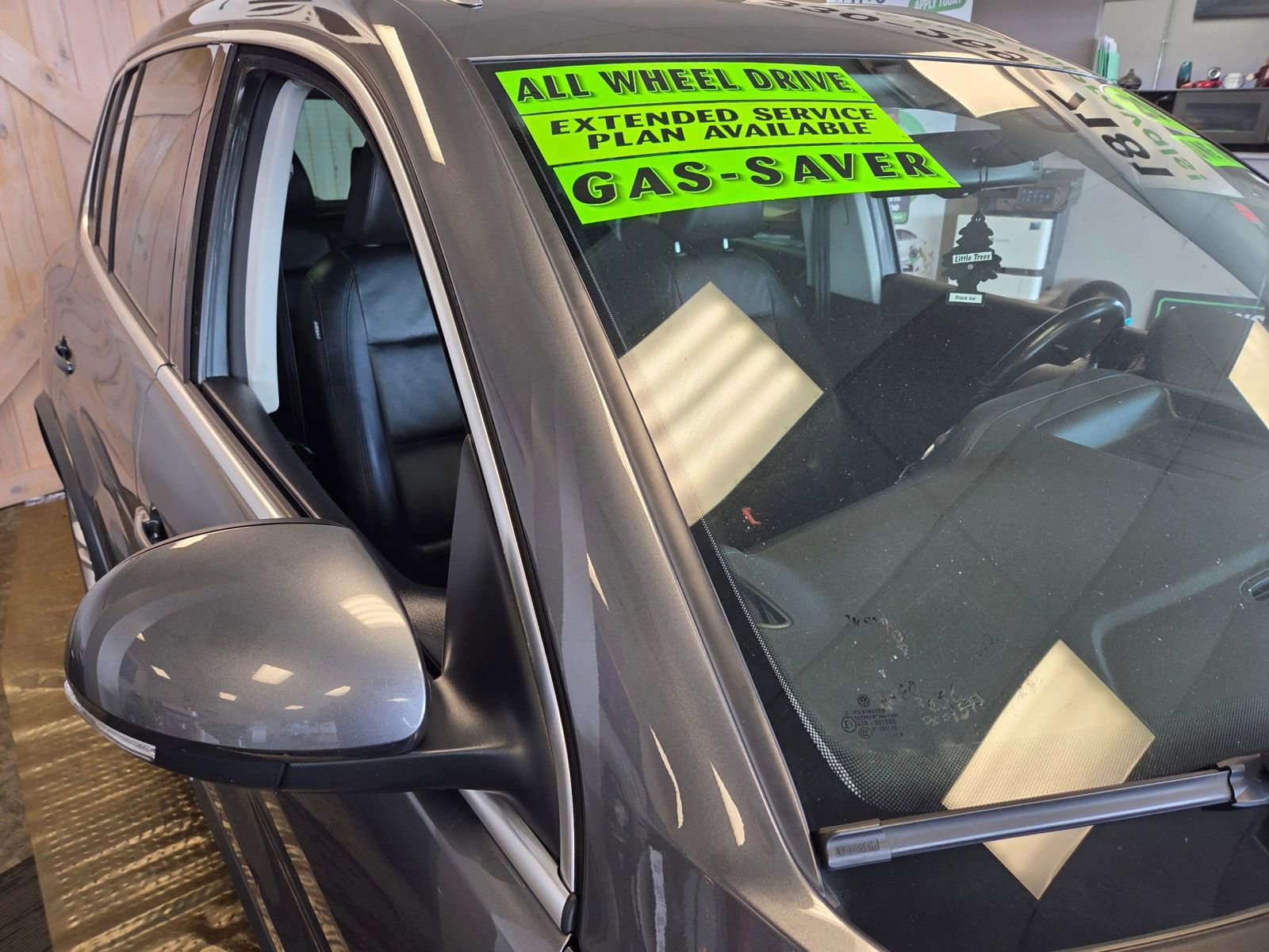 Used 2016 Volkswagen Tiguan SEL image 3