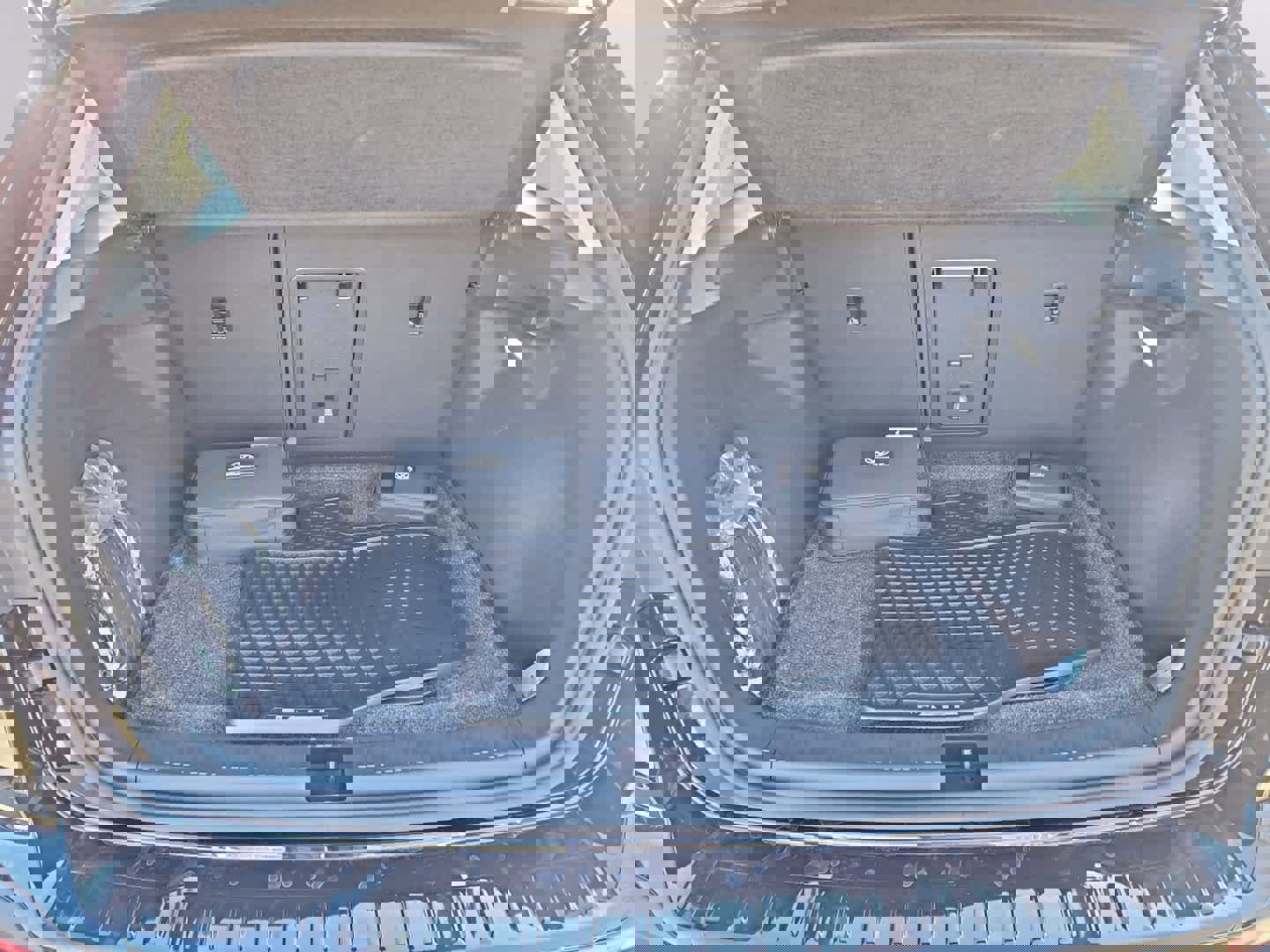 Used 2025 Volkswagen Taos S AWD/4WD image 31