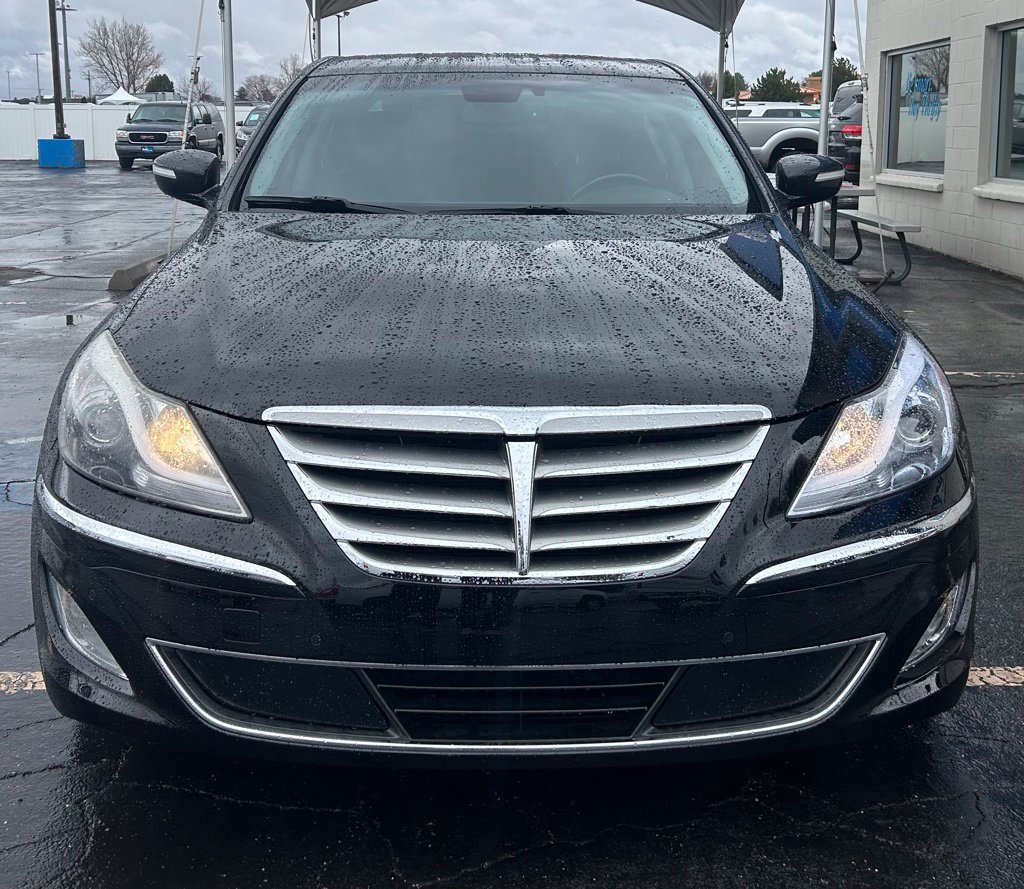 Used 2014 Hyundai Genesis 5.0 R-Spec RWD image 2