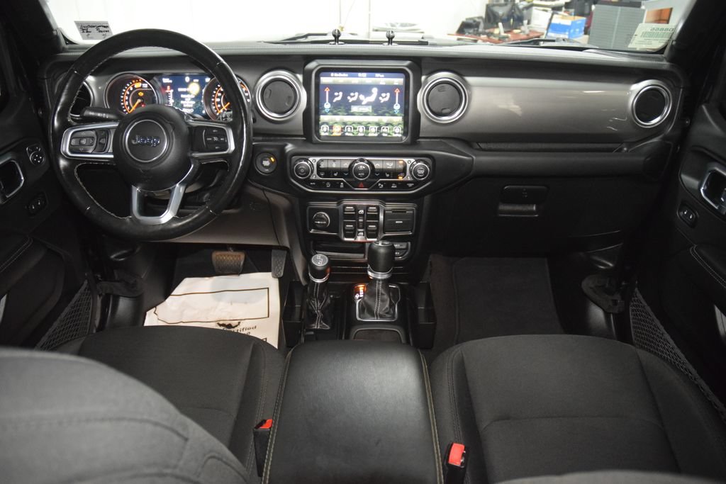 Used 2021 Jeep Wrangler Unlimited Sahara AWD/4WD image 30