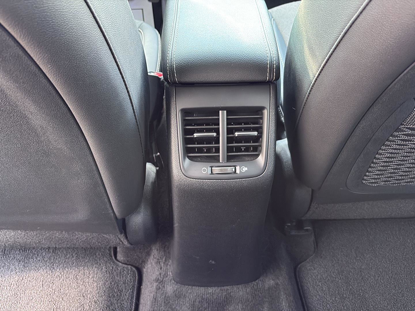 Used 2020 Kia Niro EX FWD image 31