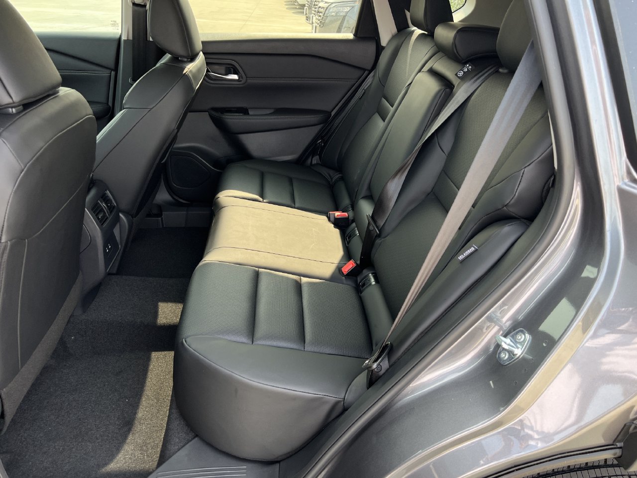 New 2026 Nissan Rogue Dark Armor AWD/4WD image 15