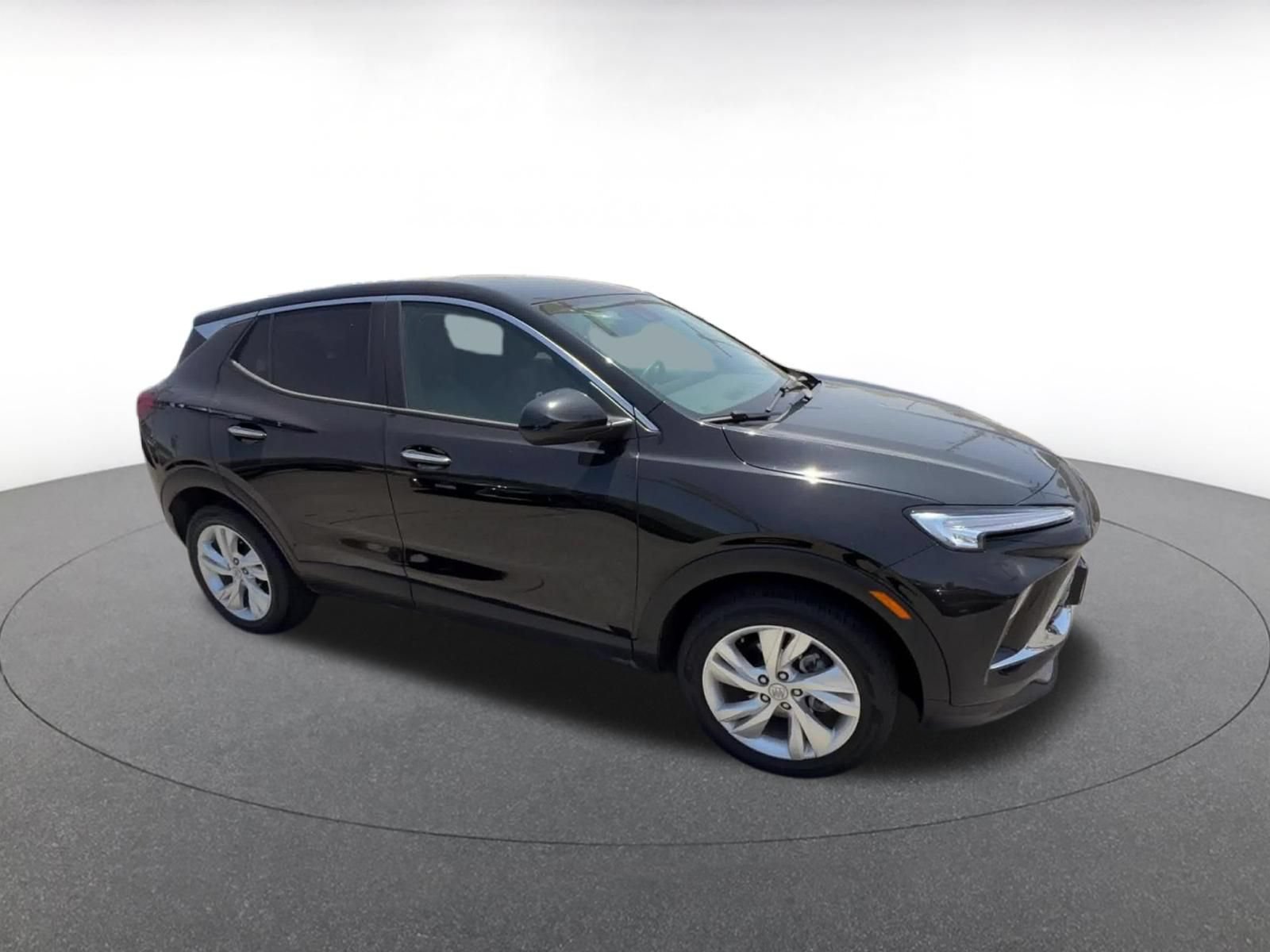 Used 2025 Buick Encore GX Preferred AWD/4WD image 2