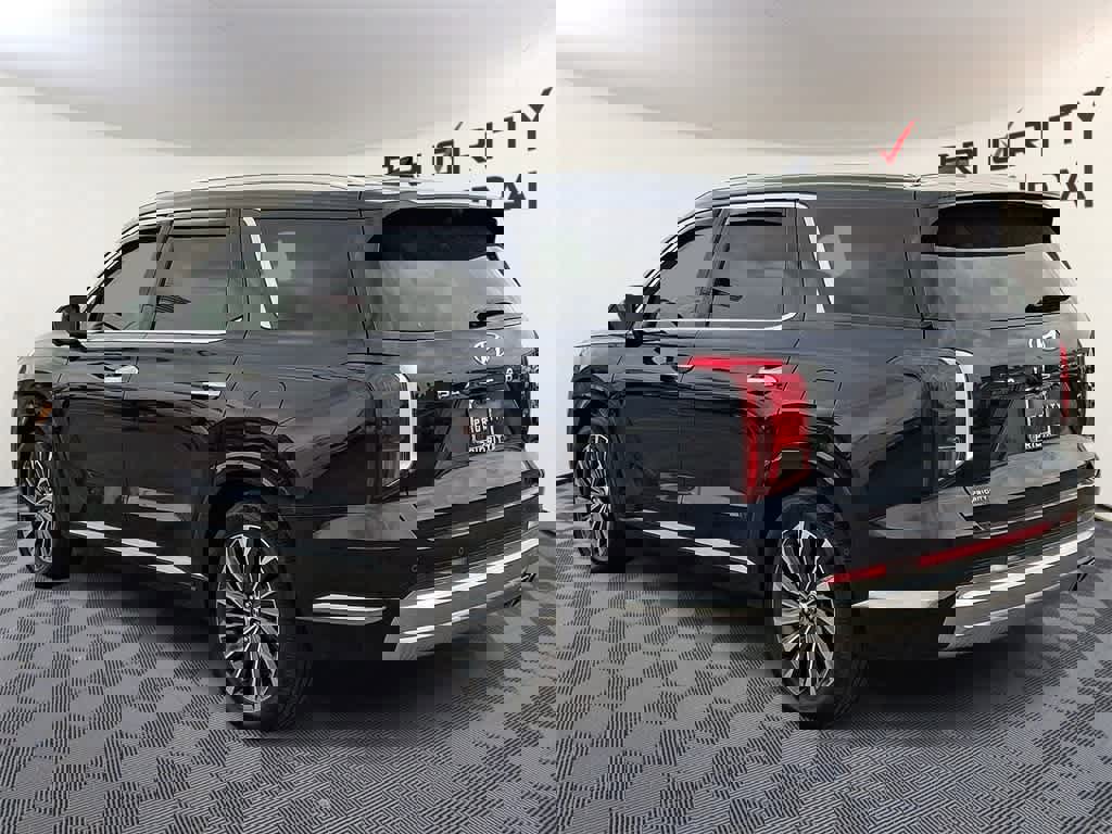 Used 2023 Hyundai Palisade Calligraphy image 6