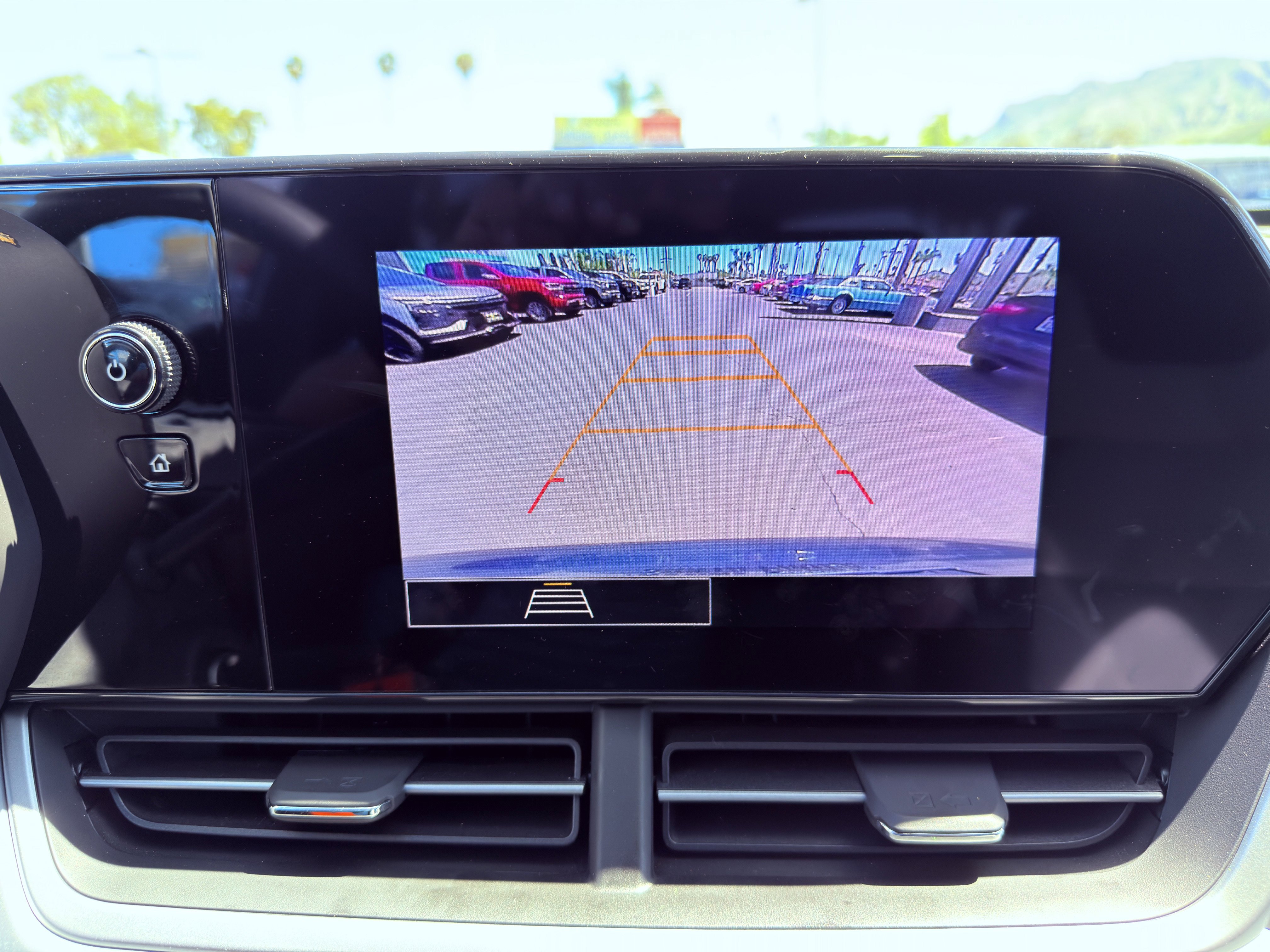 Used 2025 Chevrolet Trax LS FWD image 30