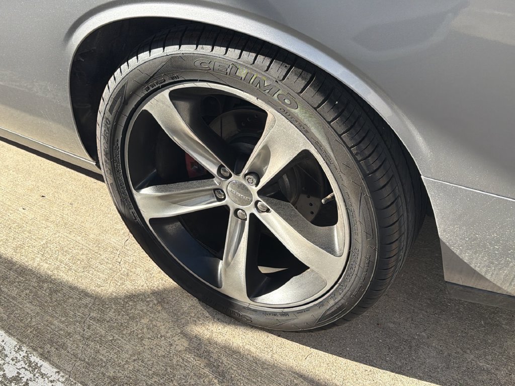 Used 2016 Dodge Challenger R/T RWD image 4
