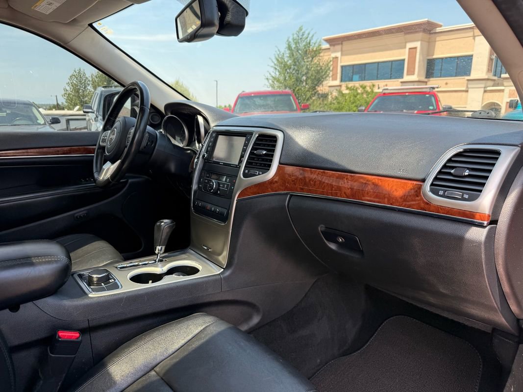 Used 2012 Jeep Grand Cherokee Limited w/ Trailer Tow Group IV image 28