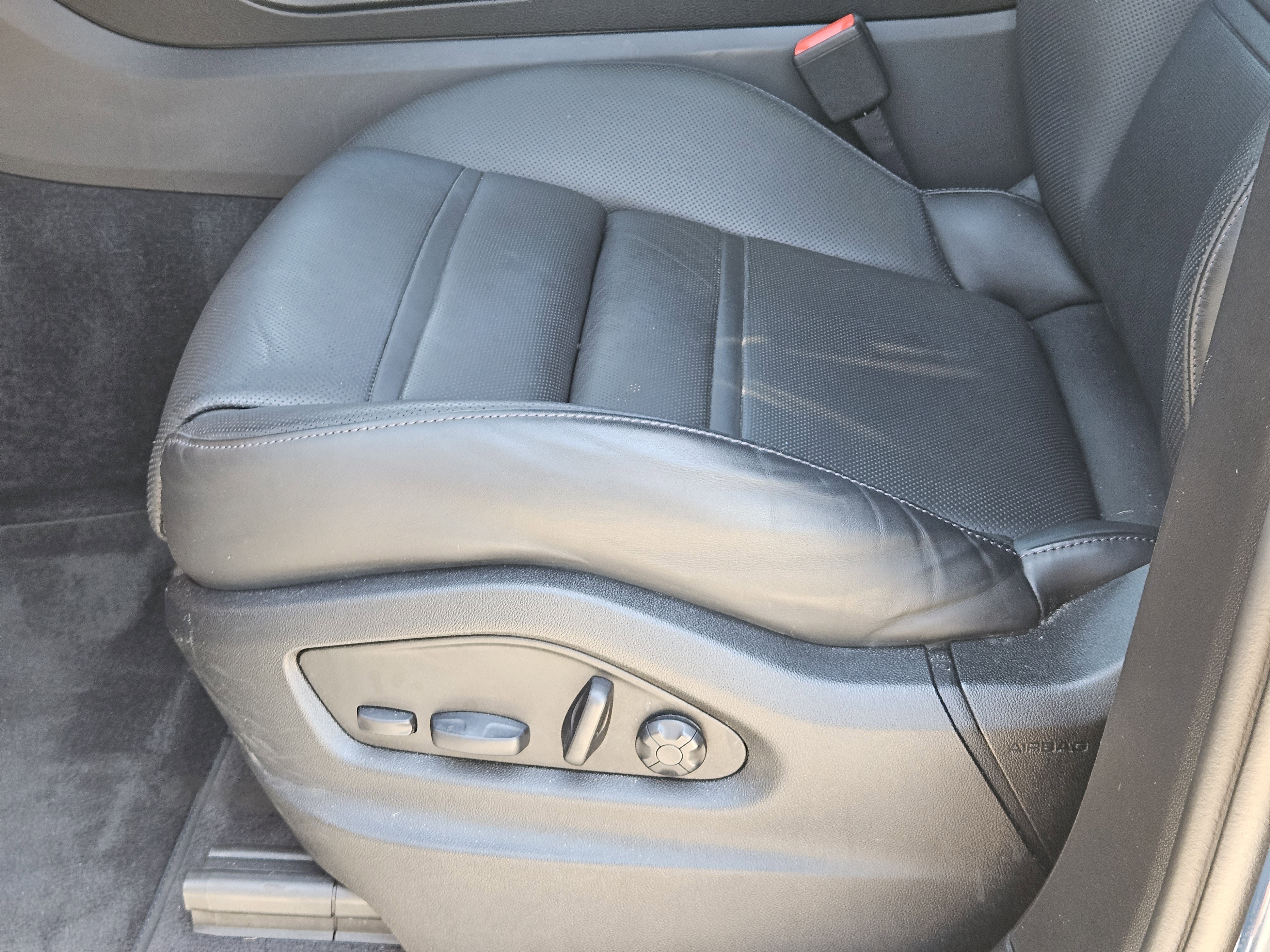 Certified 2024 Porsche Cayenne S AWD/4WD image 23