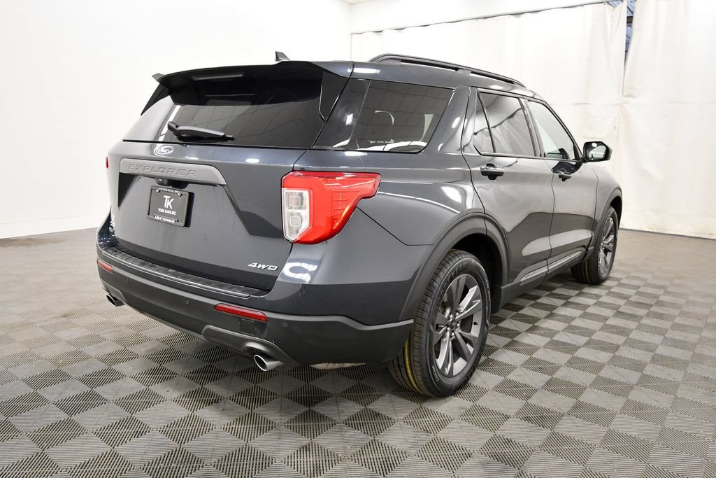 Used 2023 Ford Explorer XLT w/ Equipment Group 202A AWD/4WD image 8