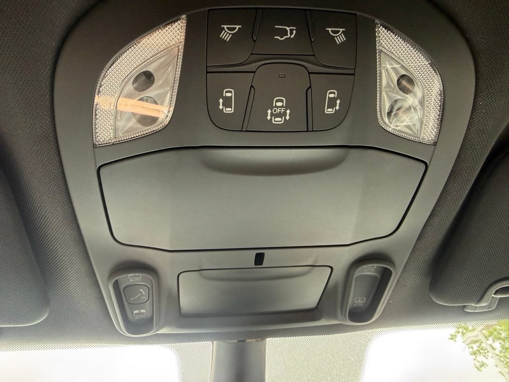 New 2027 Chrysler Pacifica Limited w/ S Appearance Package AWD/4WD image 24