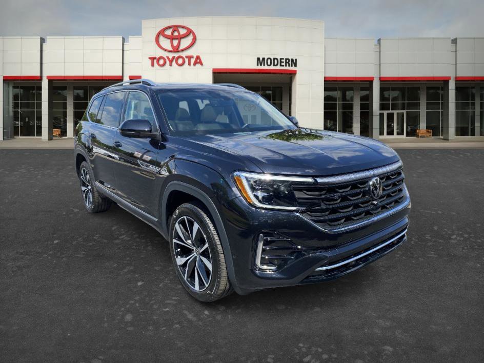 Used 2024 Volkswagen Atlas SEL Premium R-Line image 3