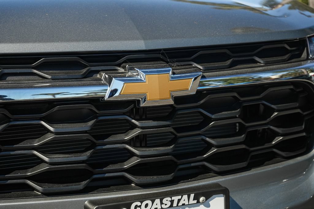 New 2026 Chevrolet Trax LT w/ Sunroof Package FWD image 9