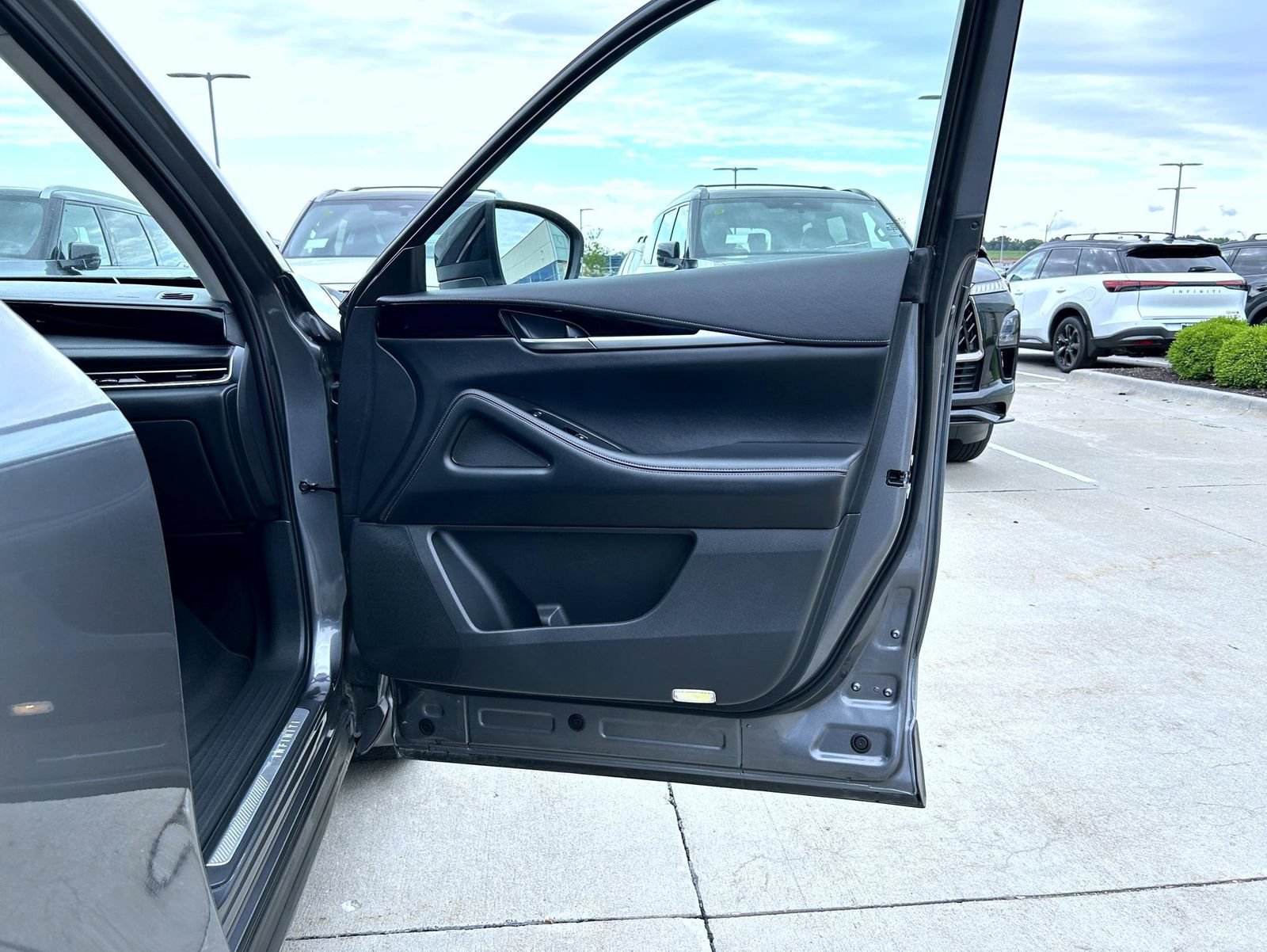 Certified 2025 INFINITI QX60 Pure AWD/4WD image 16