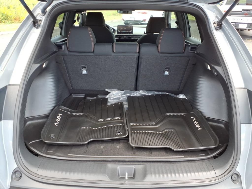 Used 2024 Honda HR-V Sport image 11