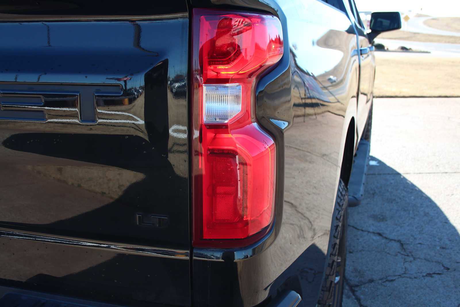 Used 2021 Chevrolet Silverado 1500 LT Trail Boss w/ Convenience Package II image 13