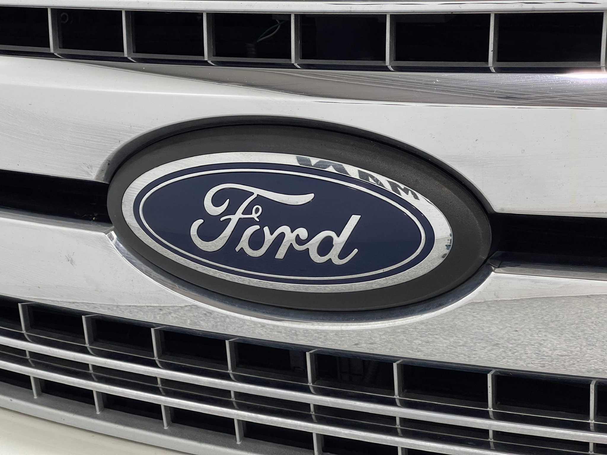 Used 2018 Ford F150 Lariat w/ Equipment Group 502A Luxury AWD/4WD image 38
