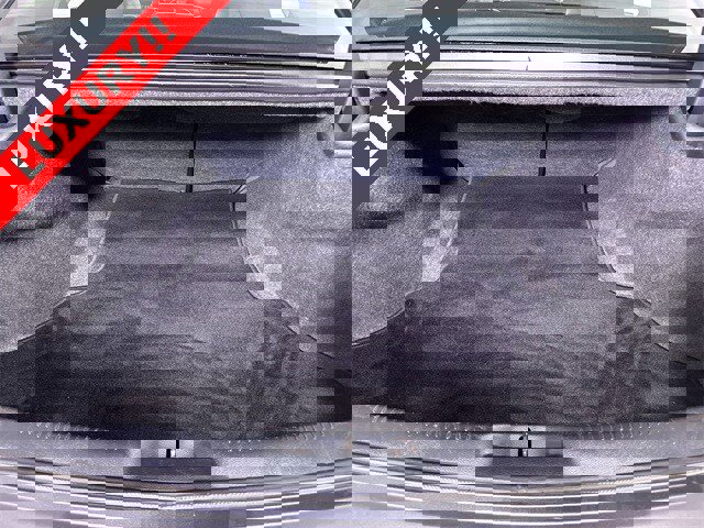 Used 2018 Chrysler 300 Limited image 27