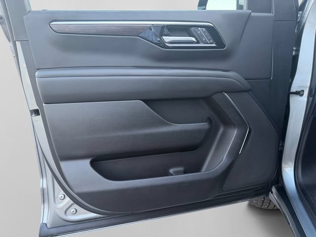 Used 2025 Chevrolet Tahoe Z71 AWD/4WD image 13