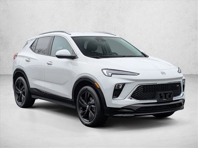 Used 2024 Buick Encore GX Sport Touring image 3