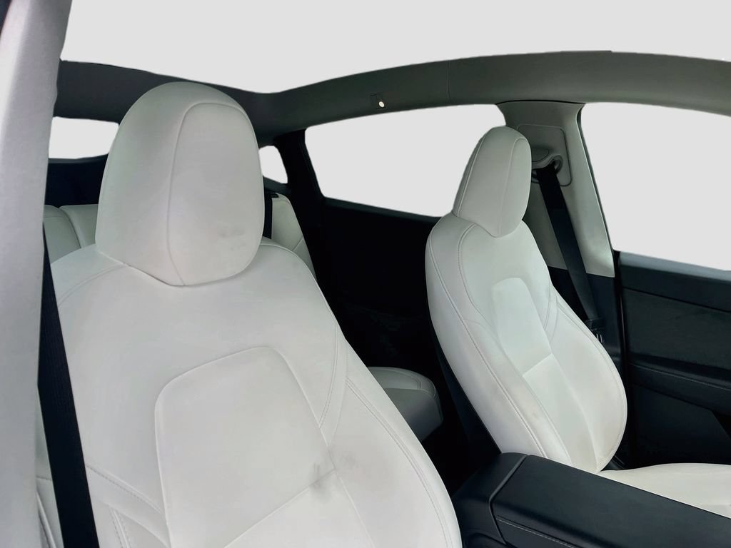 Used 2024 Tesla Model Y Long Range RWD image 27