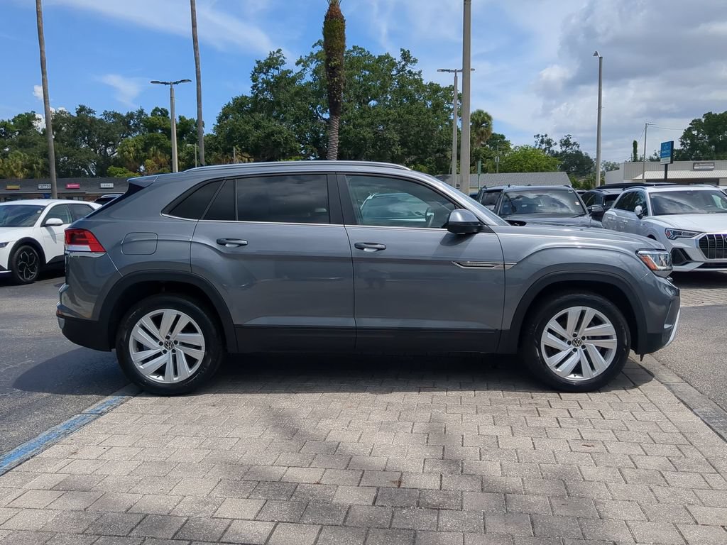 Used 2023 Volkswagen Atlas Cross Sport SE FWD image 3
