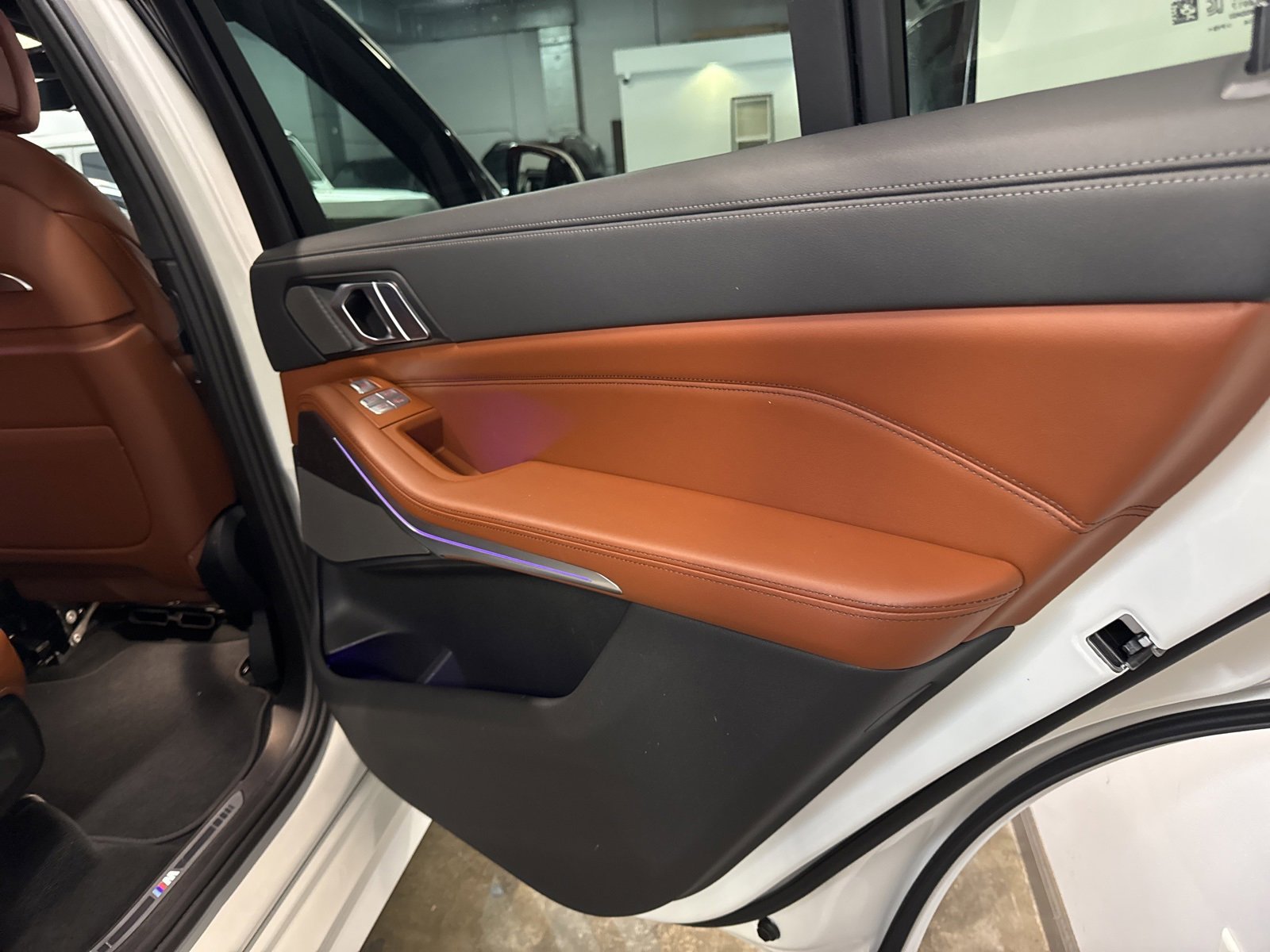 Used 2023 BMW X7 xDrive40i w/ M Sport Package image 34