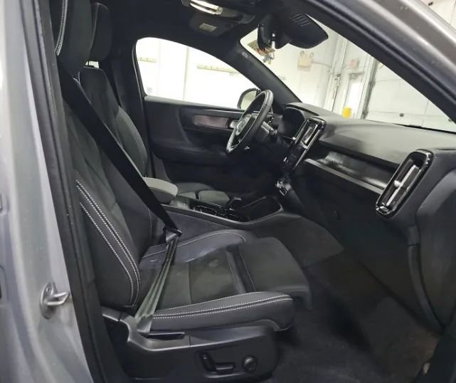 Used 2023 Volvo C40 P8 Recharge Ultimate AWD/4WD image 7