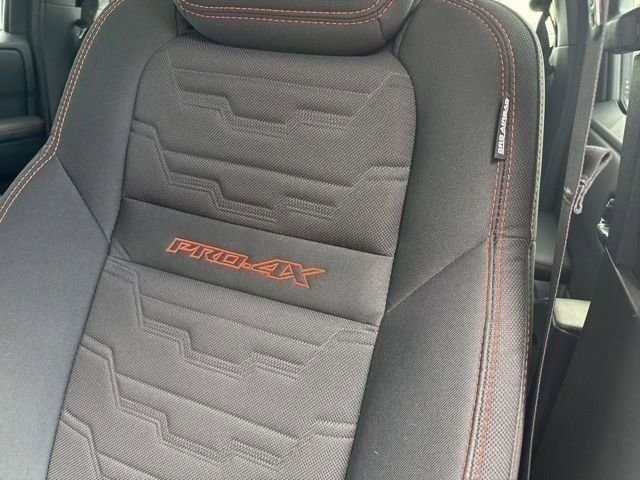 Used 2025 Nissan Frontier PRO-4X w/ Pro Convenience Package AWD/4WD image 10