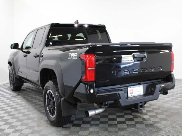 Certified 2025 Toyota Tacoma TRD Off-Road AWD/4WD image 4
