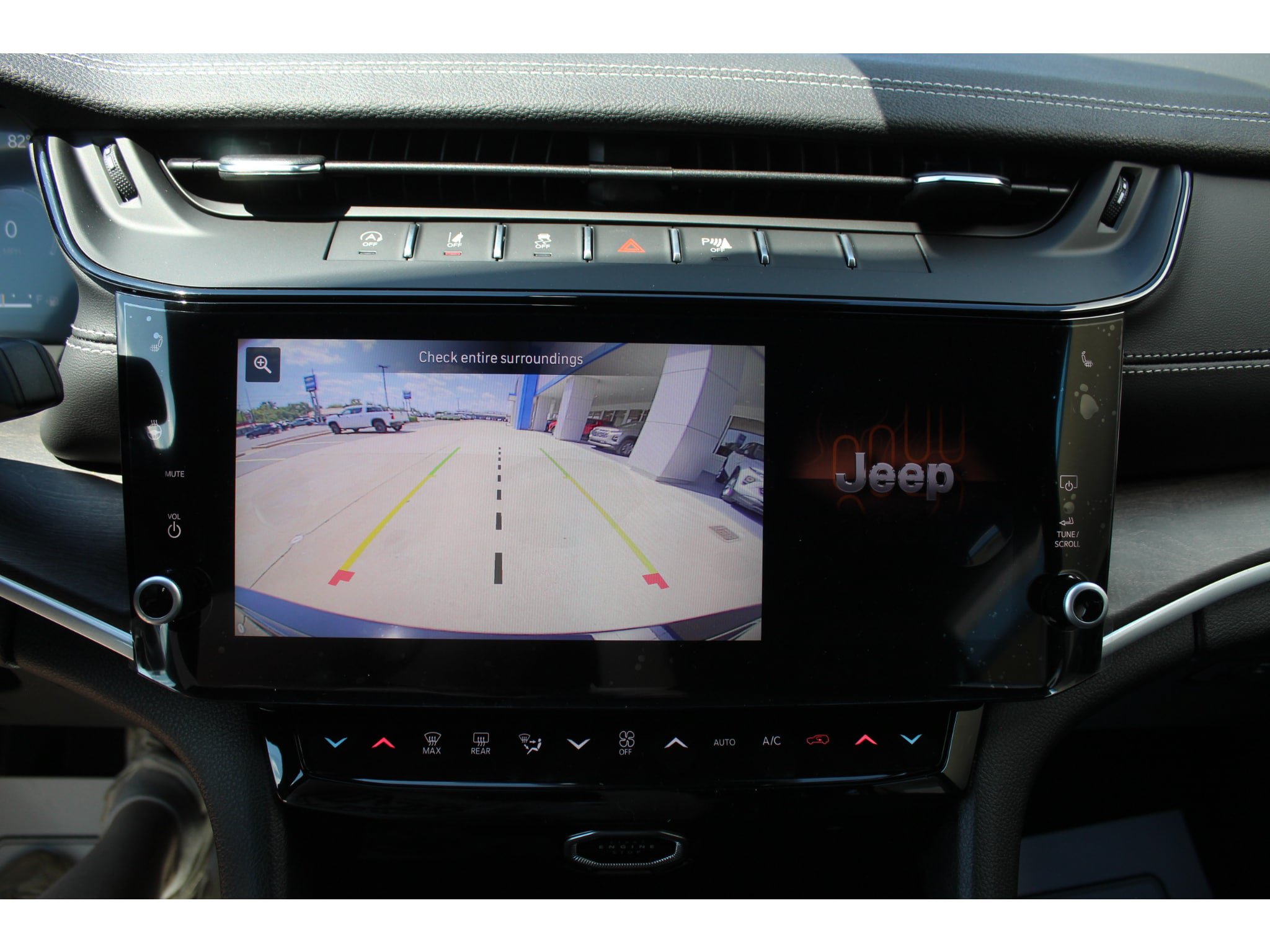 New 2027 Jeep Grand Cherokee Limited AWD/4WD image 12
