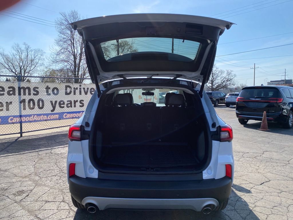 Used 2025 Ford Escape Platinum AWD/4WD image 4