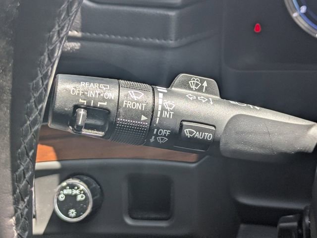 Used 2020 Cadillac Escalade Luxury image 25