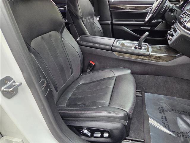 Used 2018 BMW 740e xDrive image 21