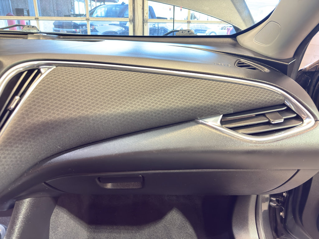 Used 2016 Chevrolet Malibu LT image 21