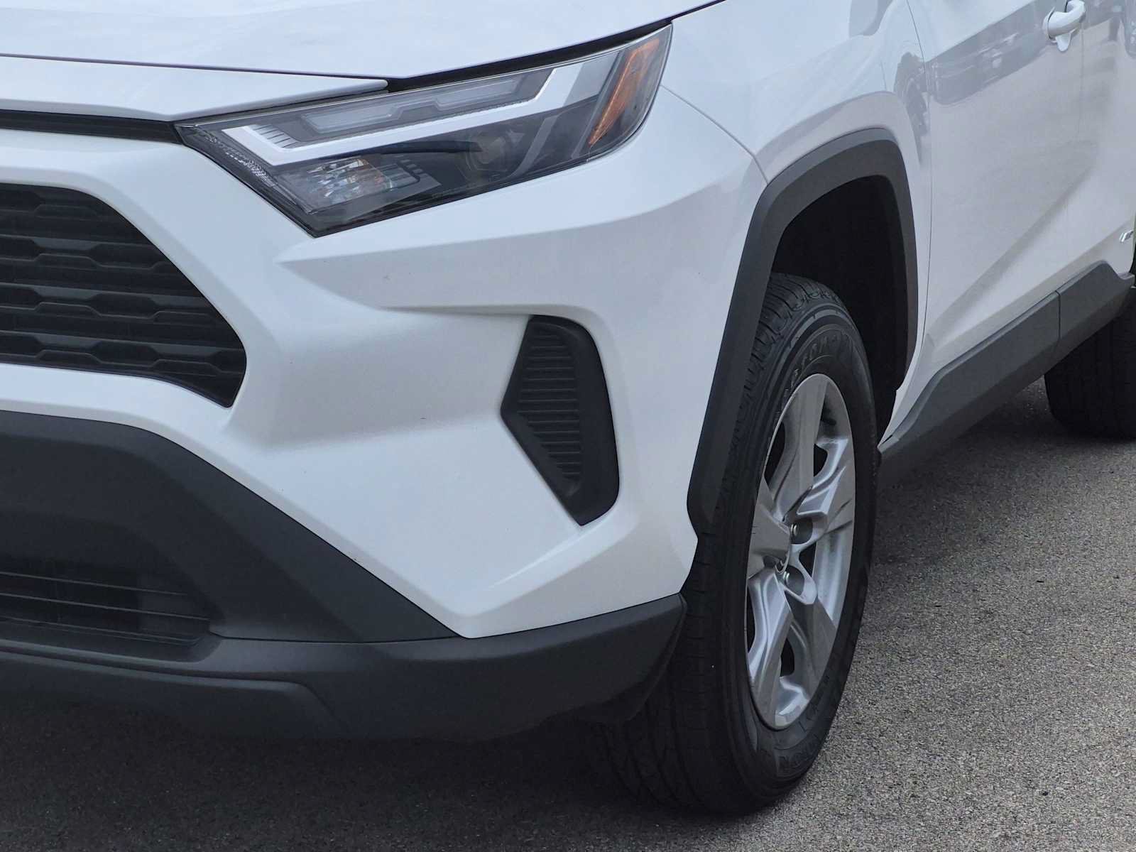 Used 2025 Toyota RAV4 LE AWD/4WD image 11