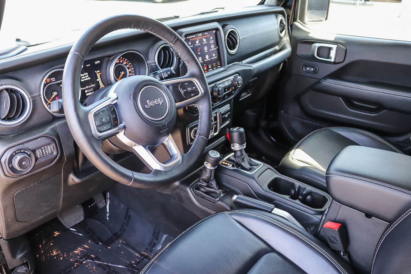 Used 2018 Jeep Wrangler Unlimited Sahara AWD/4WD image 20