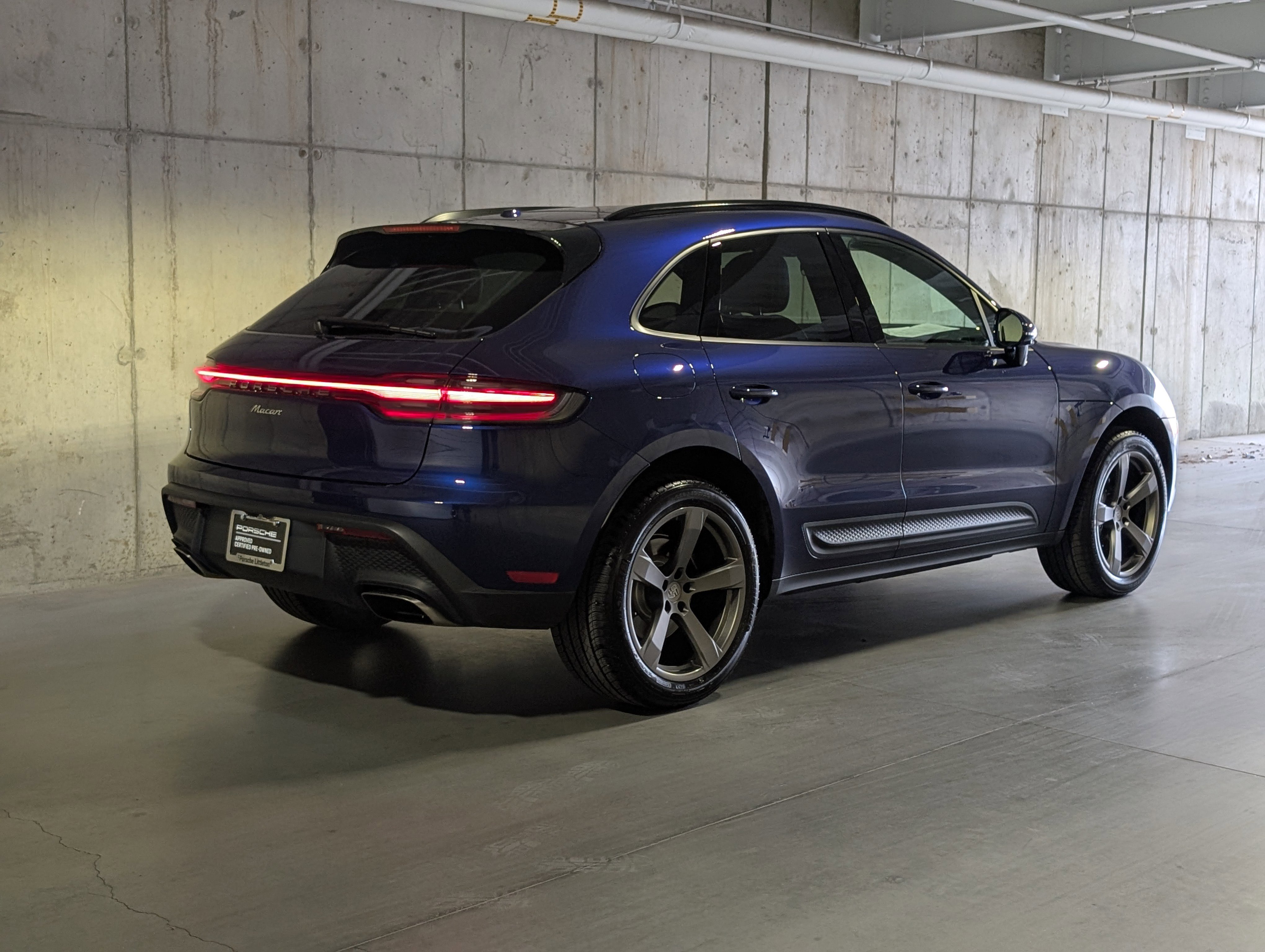 Certified 2025 Porsche Macan image 8