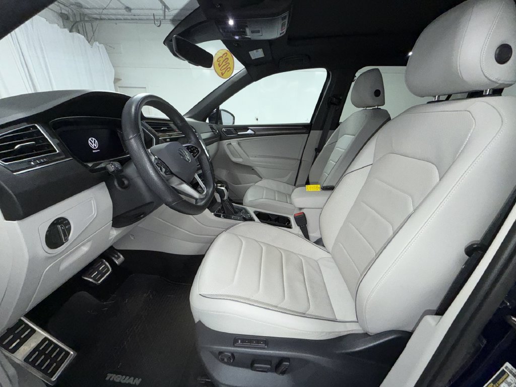 Used 2023 Volkswagen Tiguan SEL R-Line AWD/4WD image 4