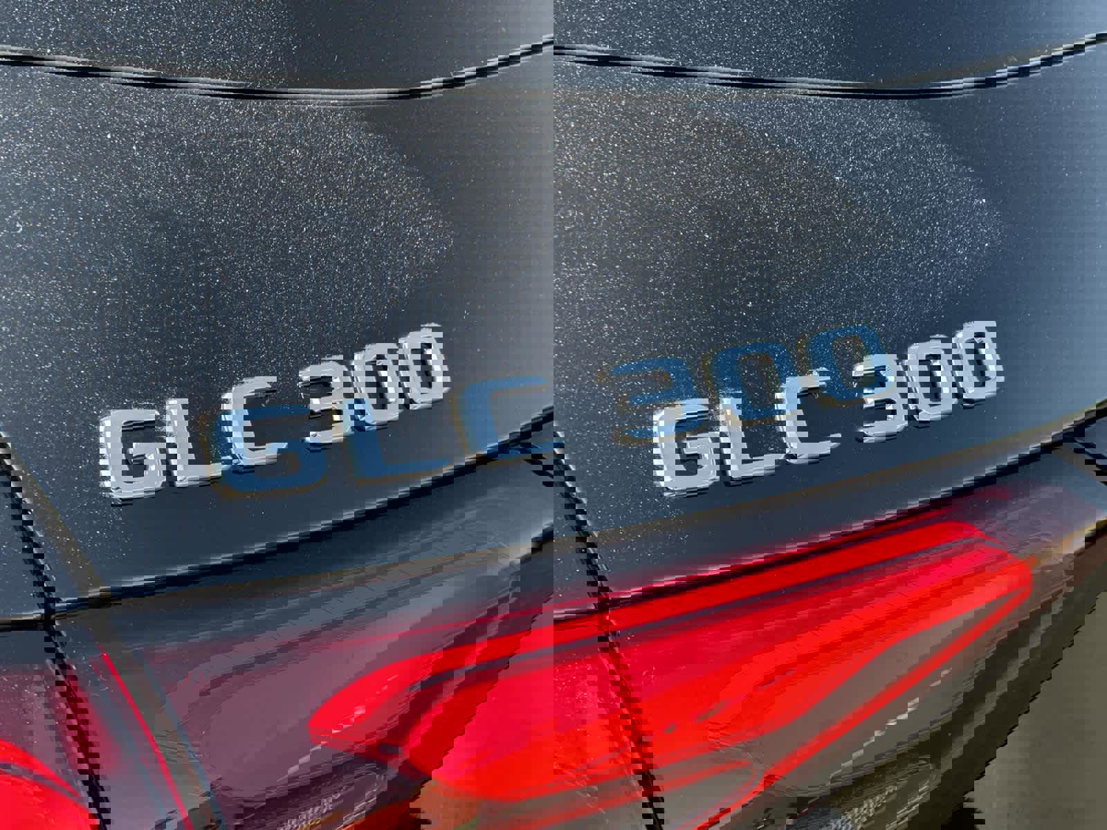 Used 2025 Mercedes-Benz GLC 300 image 7