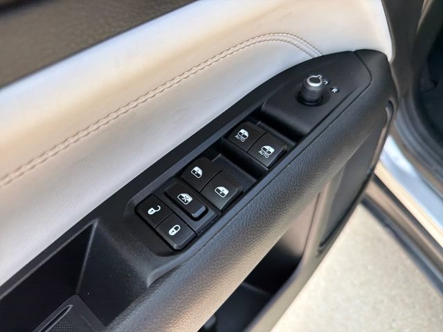 Used 2024 Jeep Compass Limited AWD/4WD image 13