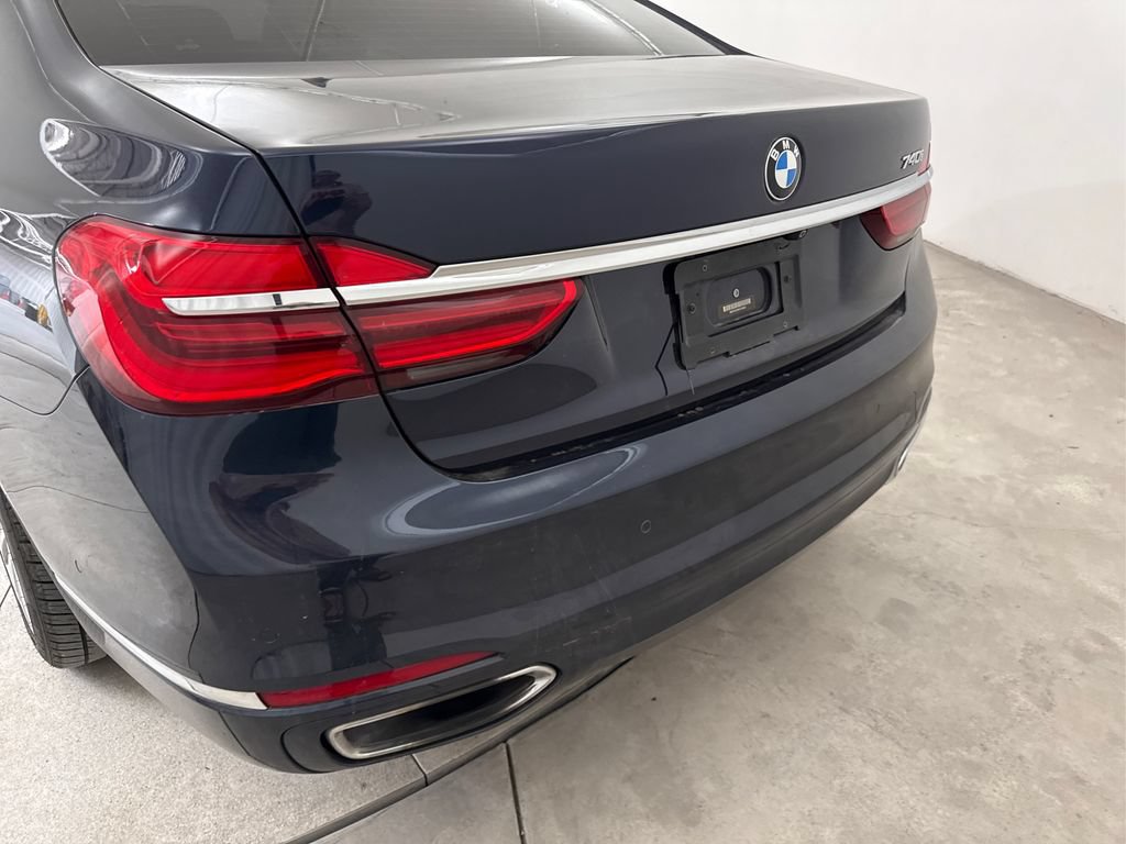Used 2017 BMW 740i RWD image 17